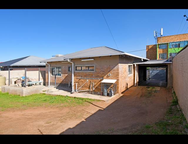 3 BEDROOM HOUSE FOR SALE IN MAYFAIR WEST